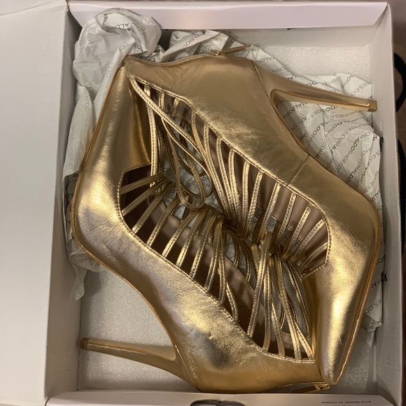 Boots - Picture 2 of 3